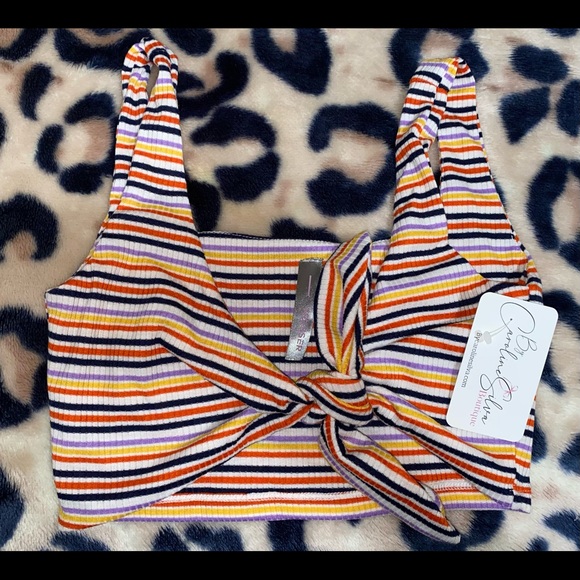 Crop top - Picture 2 of 3